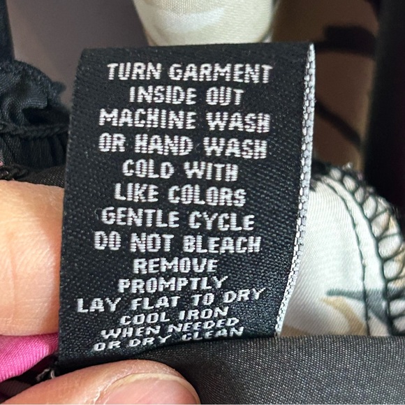 Zac & Rachel Pink Ruffled Blouse with Relaxed Fit Size Medium - Picture 8 of 9